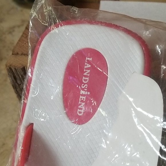 New flip flops - Picture 3 of 3